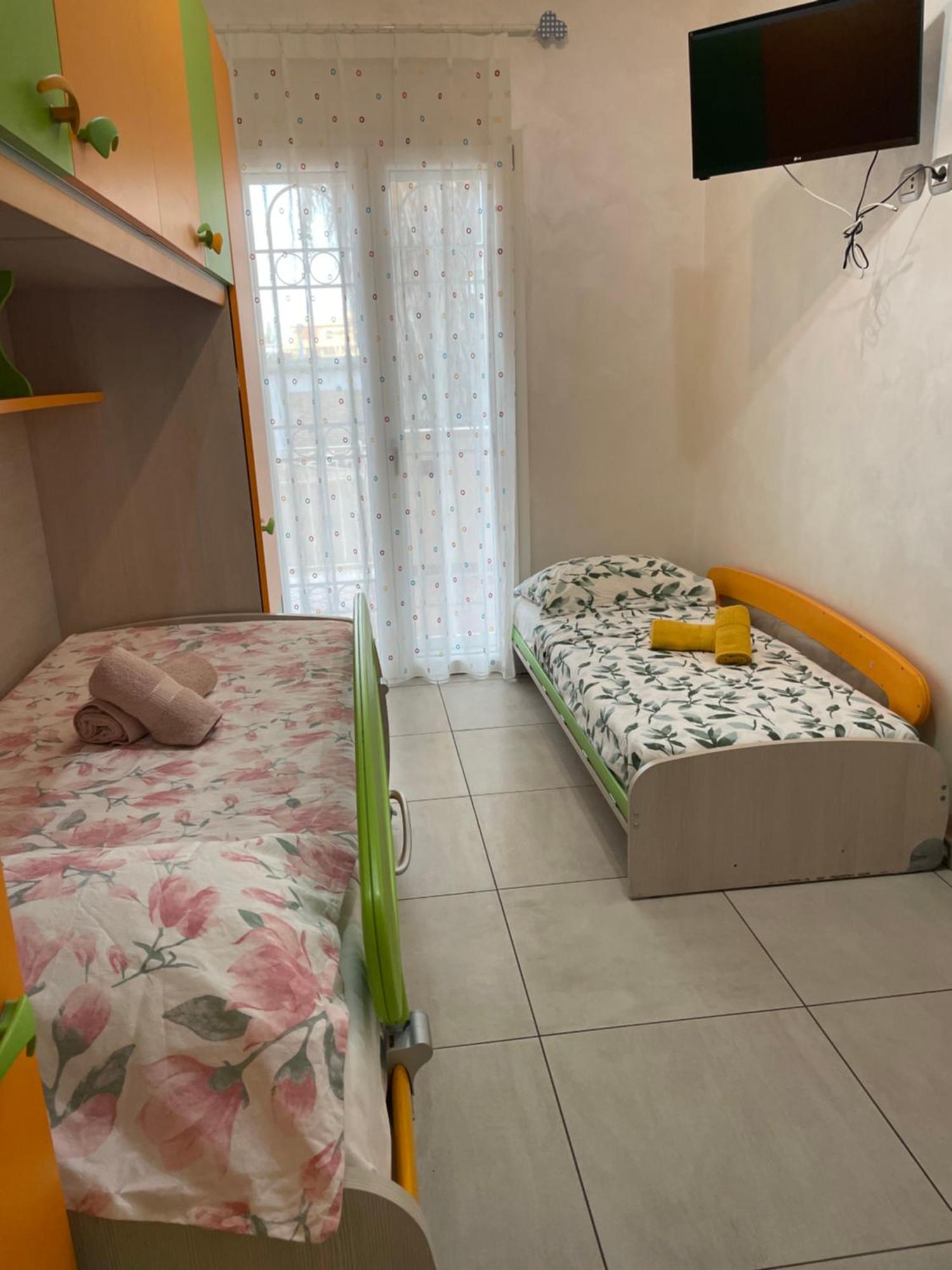 Home With Parking Near The Airport And Beach Fiumicino Esterno foto