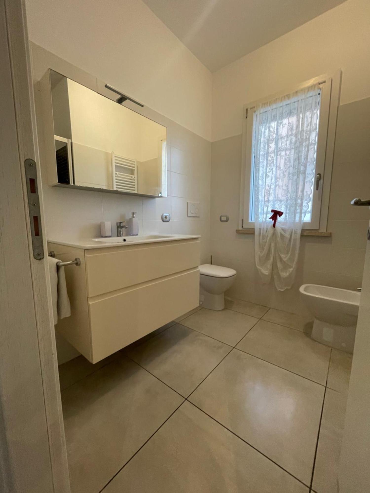 Home With Parking Near The Airport And Beach Fiumicino Esterno foto