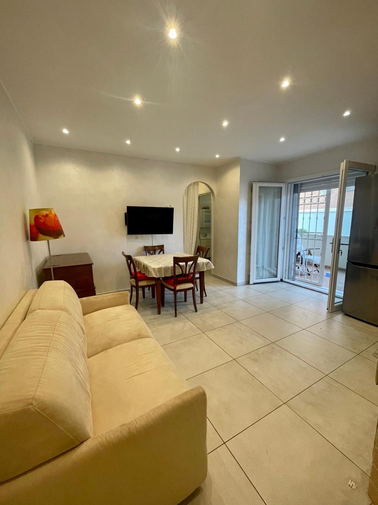 Home With Parking Near The Airport And Beach Fiumicino Esterno foto